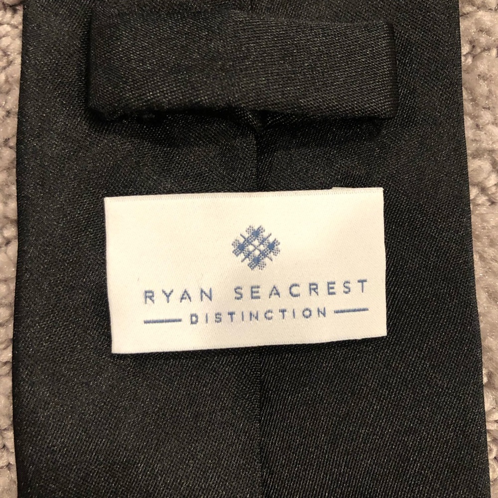 Ryan Seacrest Black Tie